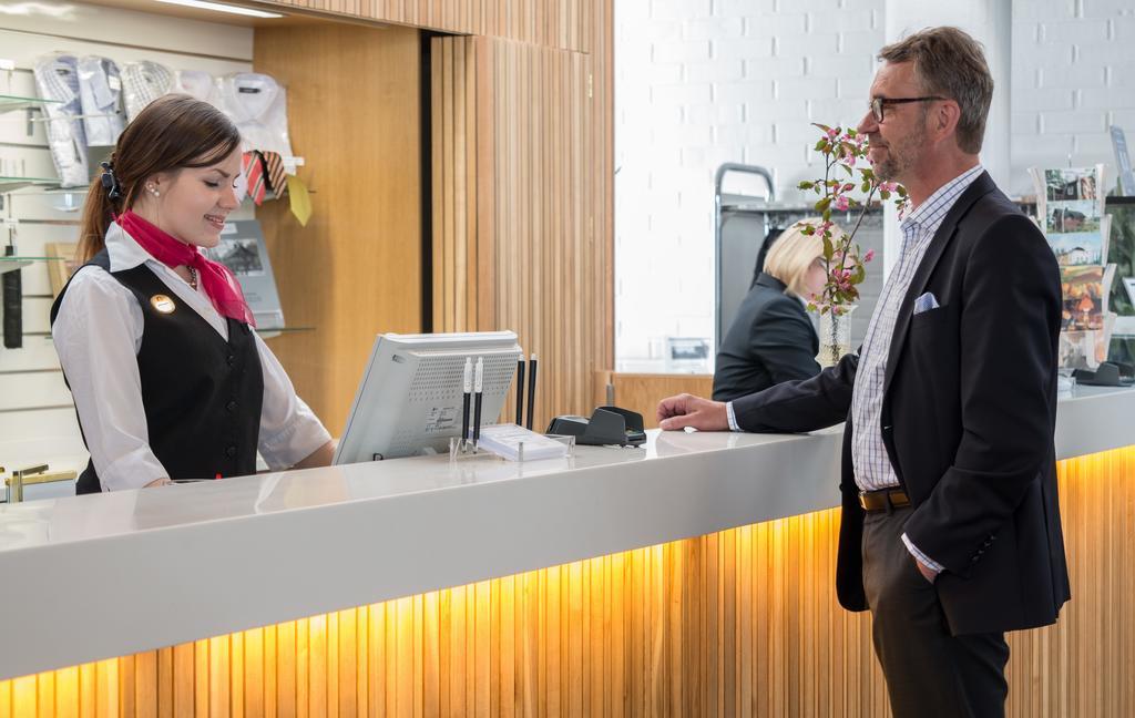 Hotelli Gustavelund Tusby Exteriör bild