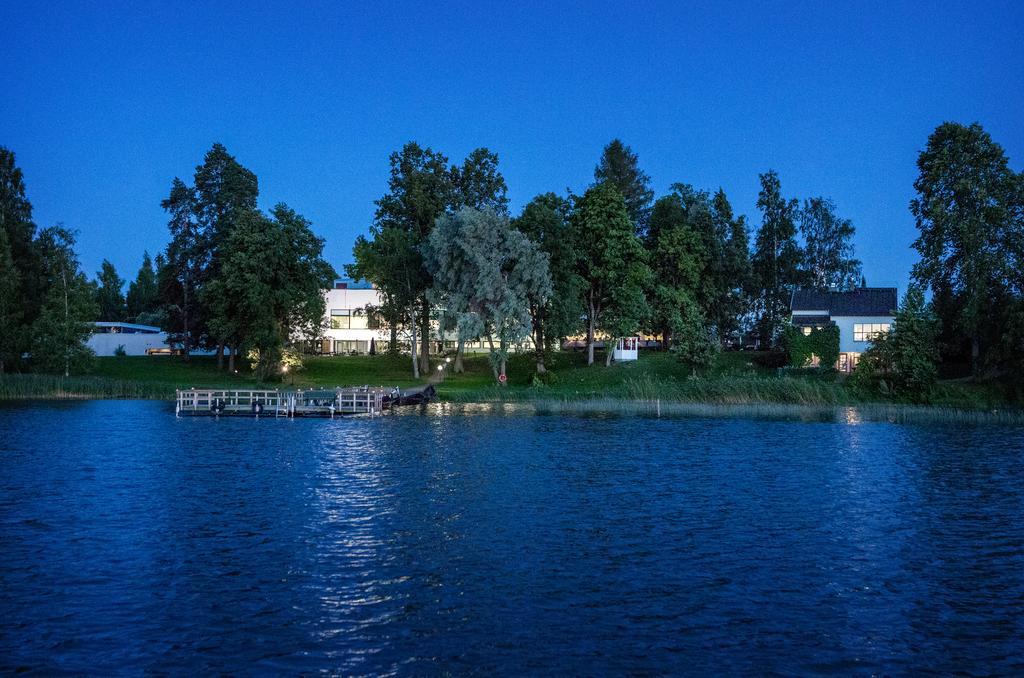 Hotelli Gustavelund Tusby Exteriör bild