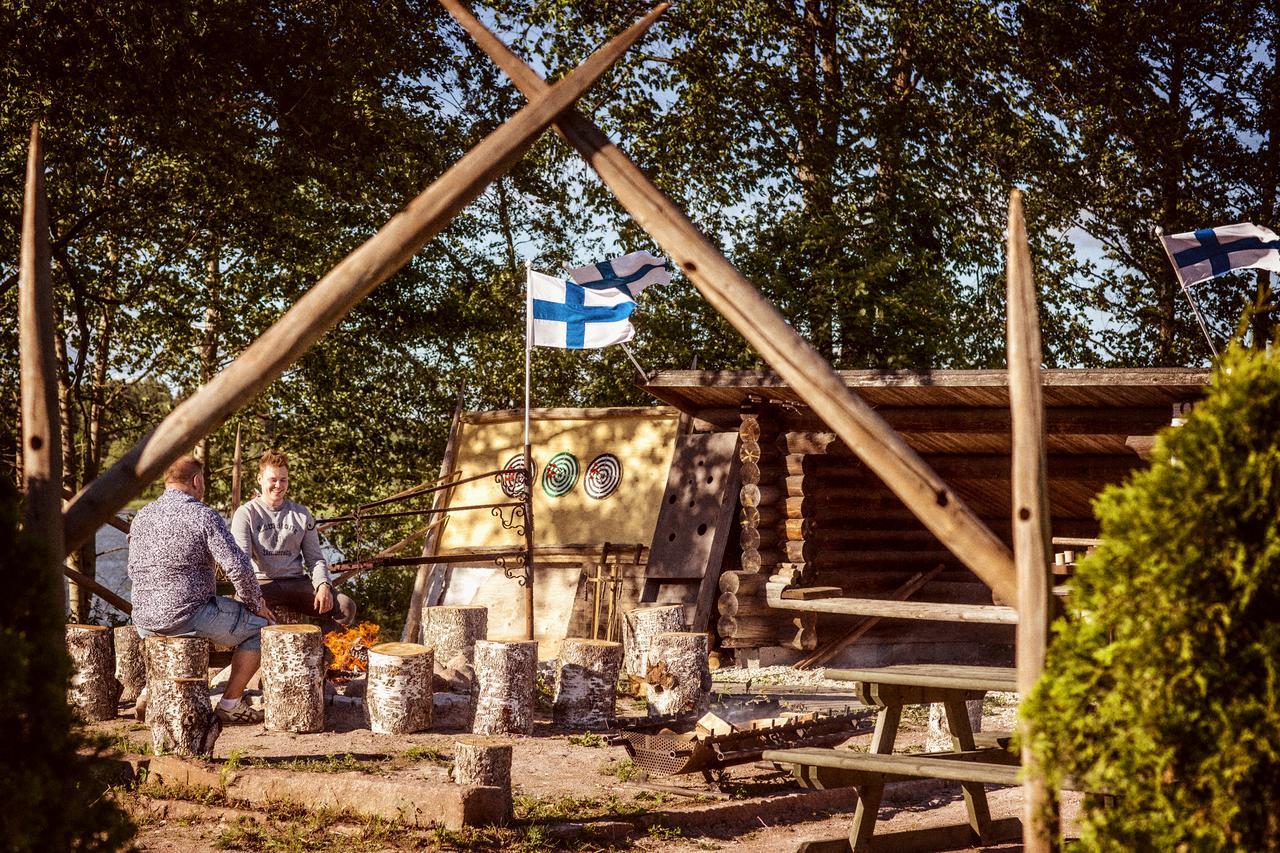 Hotelli Gustavelund Tusby Exteriör bild
